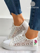 Load image into Gallery viewer, Breathable Mesh Rose Embroidery Lace-Up Canvas Shoes CN60
